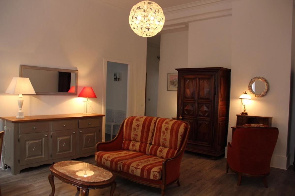 Chez Papoum Apartment เนอแวร์ ภายนอก รูปภาพ